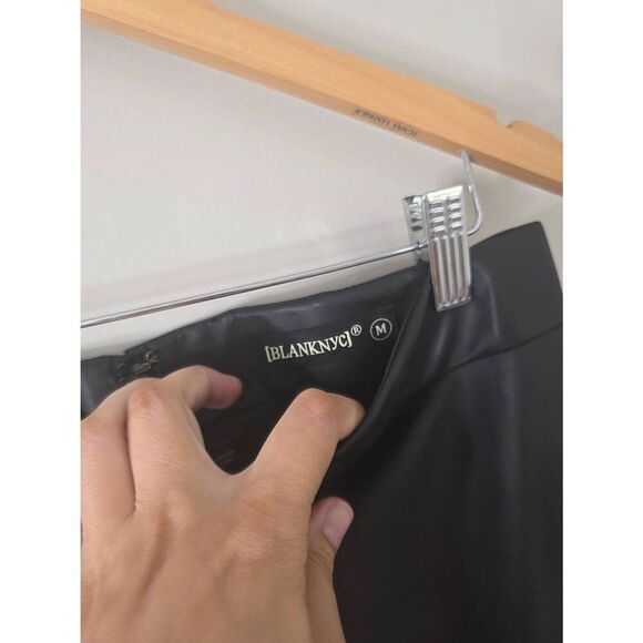 Blank NYC Vegan Leather Leggings Size Medium Black Mini Boot Cut NEW - Picture 6 of 7